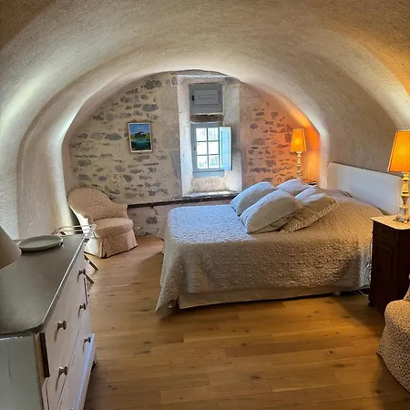 Frühstückspension D'hotes Dans Manoir Du Xveme Chazey-Bons