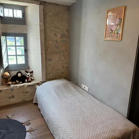 Frühstückspension D'hotes Dans Manoir Du Xveme Chazey-Bons
